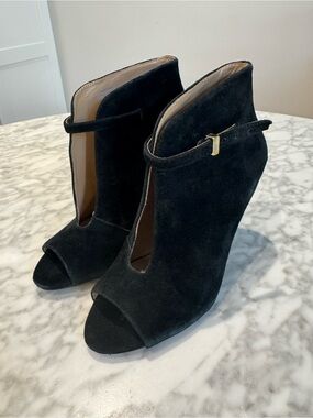 Ann Taylor Black Suede Peep-Toe Ankle Bootie Size 5.5